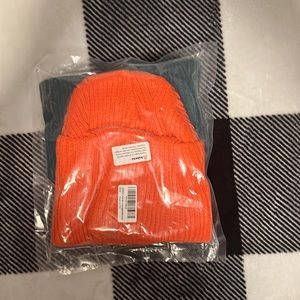 2 Pack Beanie Set, Uni-Sex, (1-Orange, 1-Green) NEW in Pkg.